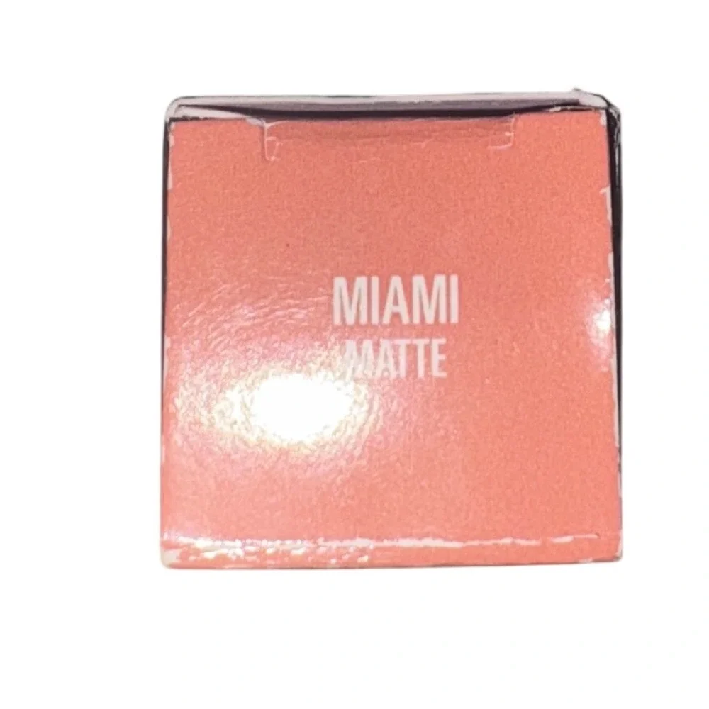 Kylie‎ Jenner Matte Lipstick in Miami – Lightly Swatched